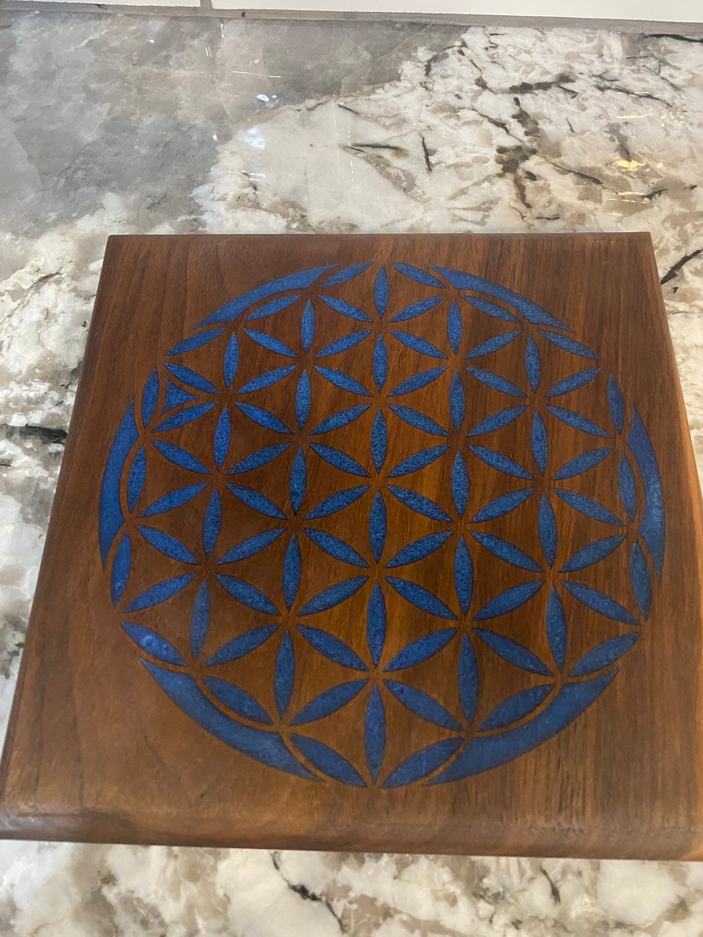 Flower of Life Resin Walnut Board for Decoration or showcase your crystals (Blue)