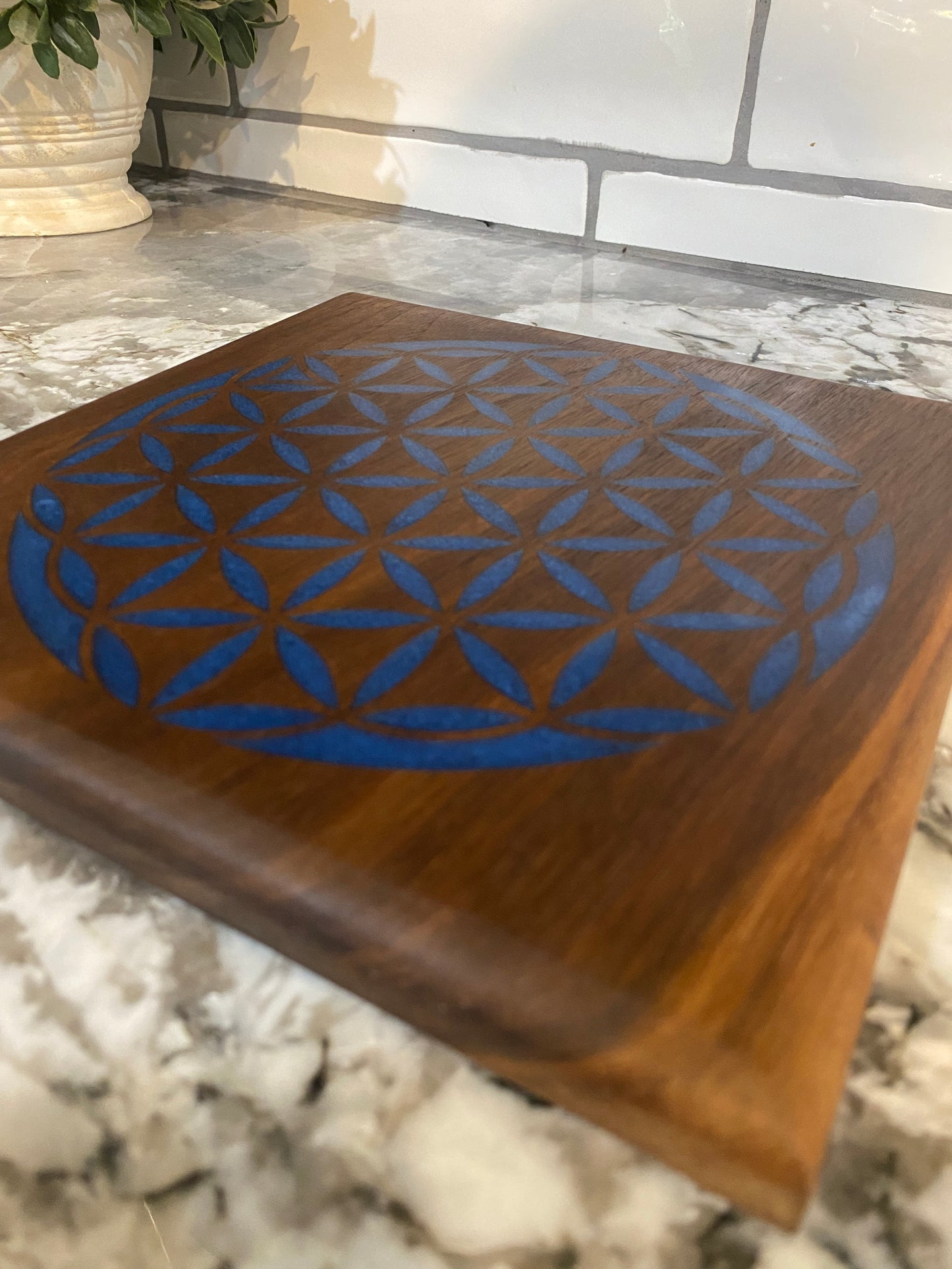 Flower of Life Resin Walnut Board for Decoration or showcase your crystals (Blue)