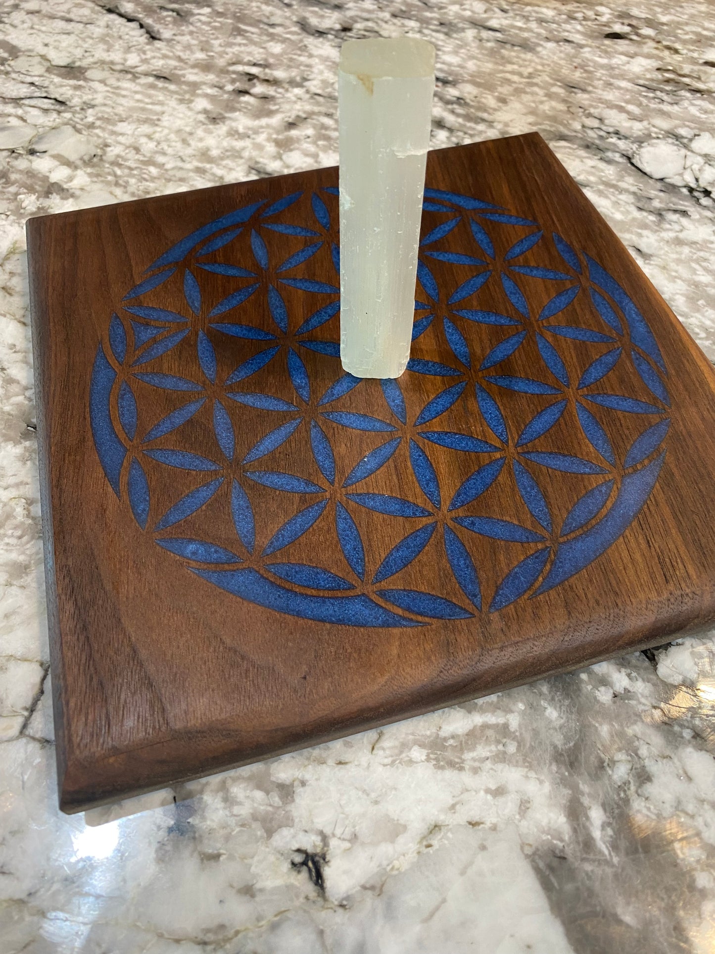 Flower of Life Resin Walnut Board for Decoration or showcase your crystals (Blue)